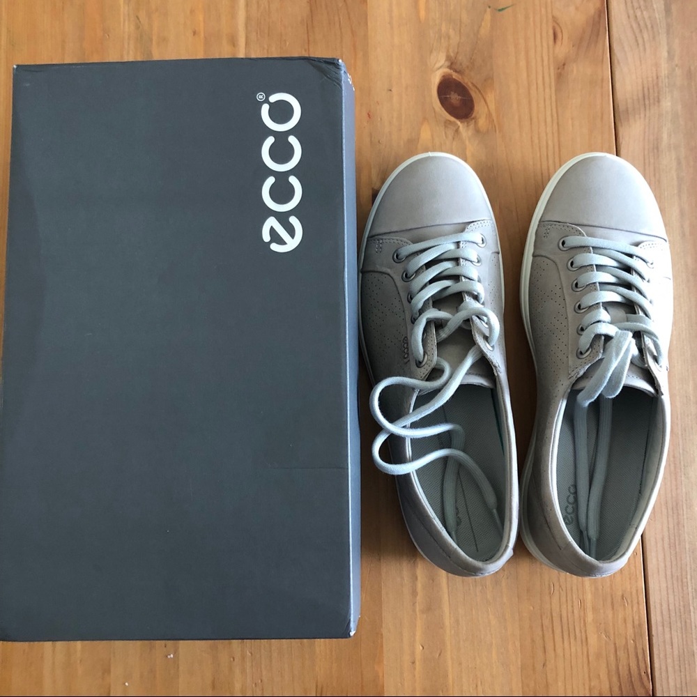 Ecco Women’s Sneaker NIB